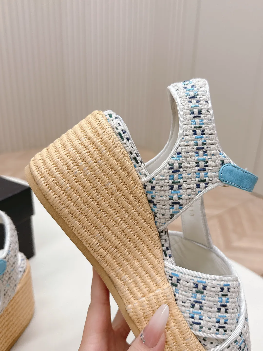 👟👟Ex-factory price 600👟👟 CHANEL Chanel 2025 new sandals and slippers series classic series every style is great rhombus platform sandals and slippers elegant and noble comfortable and versatile upper: sheepskin, woven cloth foot pads: sheepskin sole: rubber outsole size: 35-40